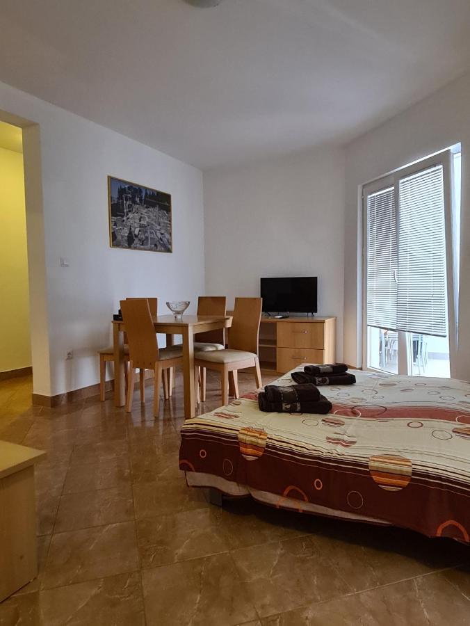 Apartments Mediteraneo เคล็ค ภายนอก รูปภาพ